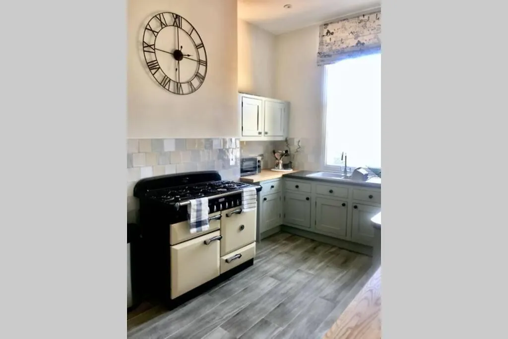 The Terrace Apartment Cheltenham