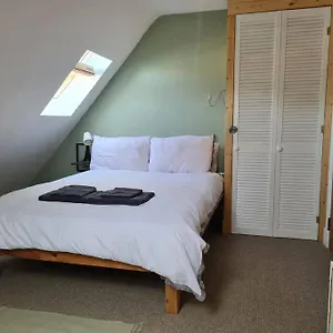 6-en-suite-bedrooms-garden-drivewaypet-friendly.bournemouth-hotels.org/